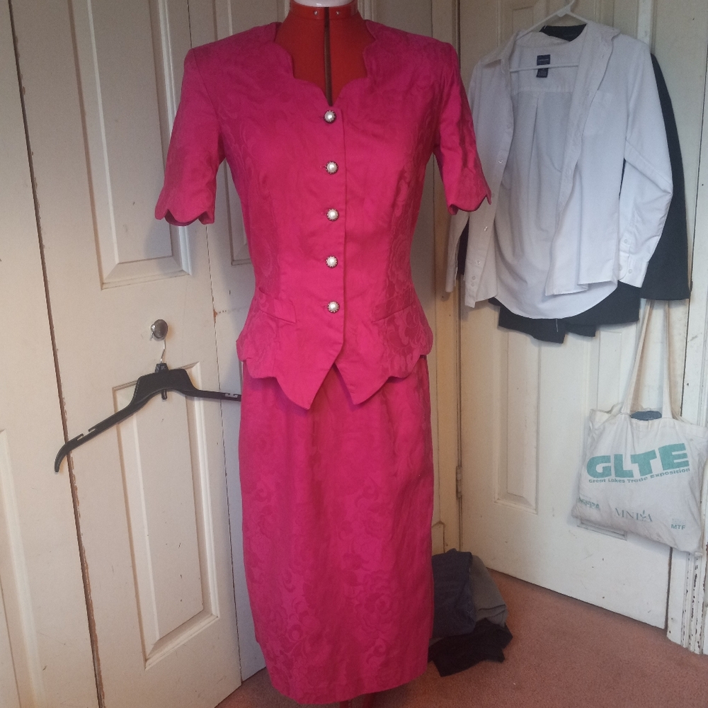 Vintage 80s 90s Possibilities Pink Brocade Women's Skirt Suit Size 6 Bust 36"